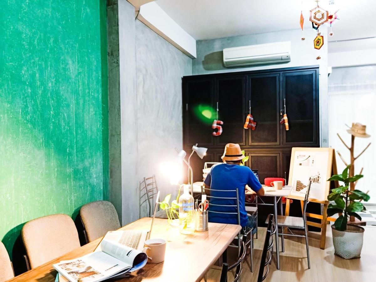 הוסטל בנגקוק Five Stars Ratchada 19 מראה חיצוני תמונה